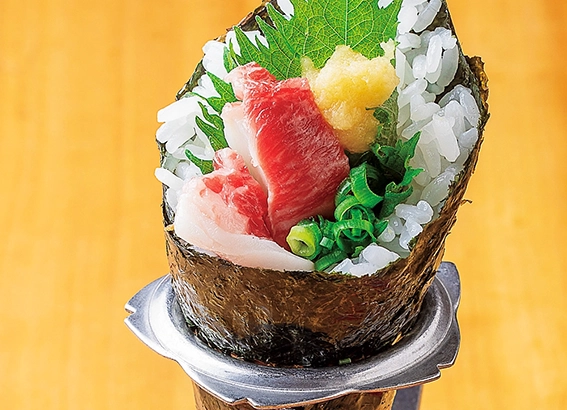 郷土料理 酒と肴 もなか 馬肉手巻き寿司